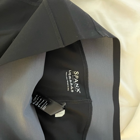 Spanx Leggings - Picture 2 of 3